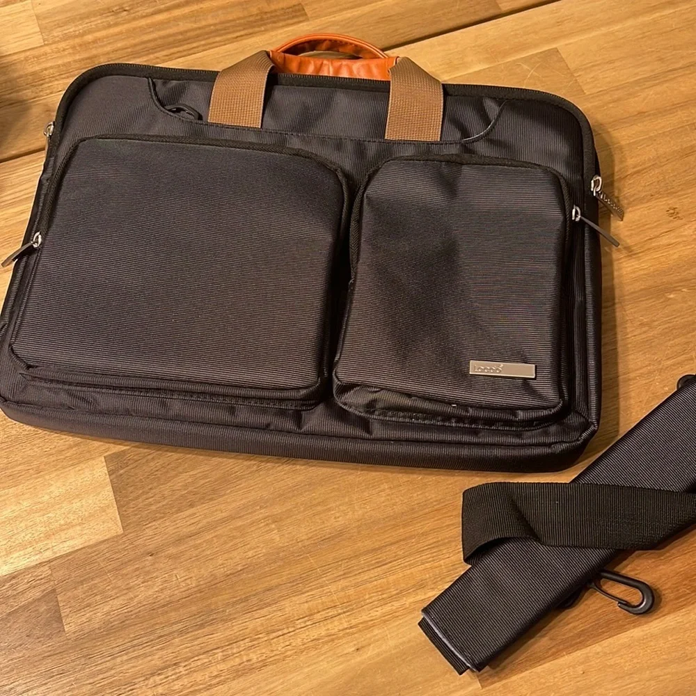 LACDO 360’ protective  laptop bag